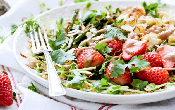 Strawberry pea shoot salad - bioenergetic cooking.